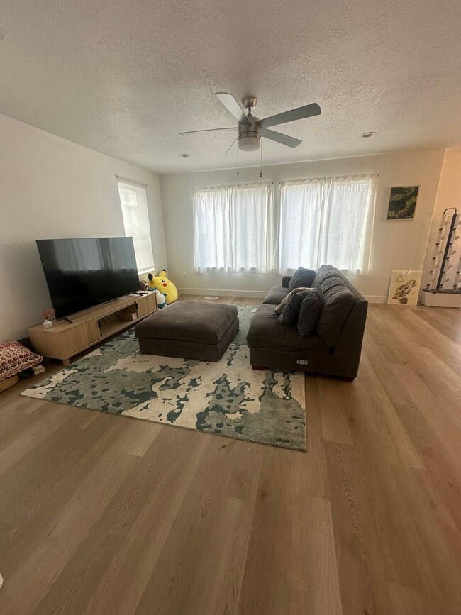 Building Photo - Absolutely STUNNING Home in Lehi!!!