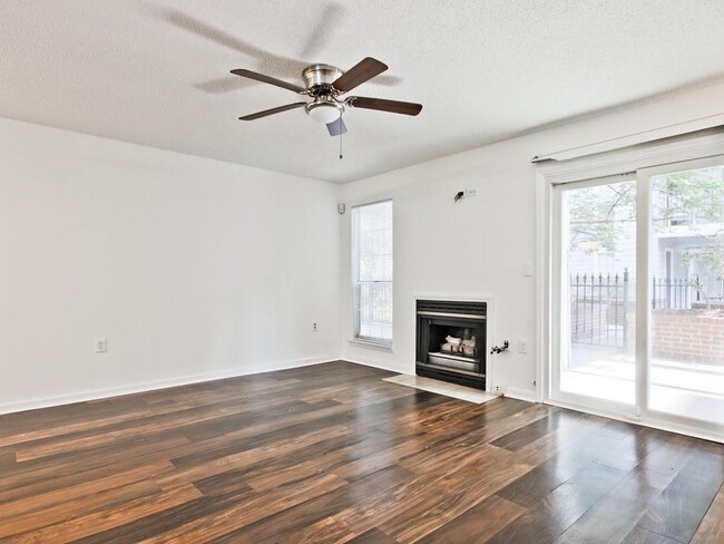 Building Photo - 632 Granville Ct