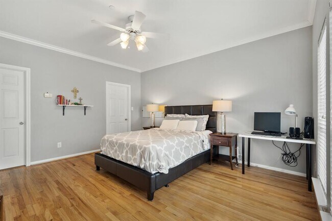 Building Photo - 3001 Murworth Dr