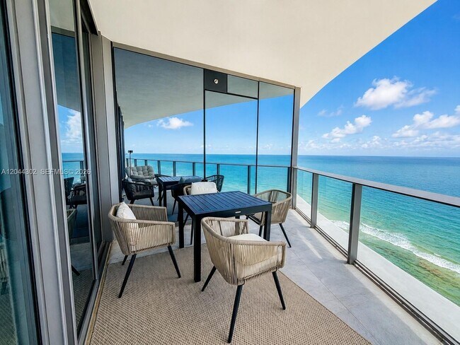Building Photo - 15701 Collins Ave