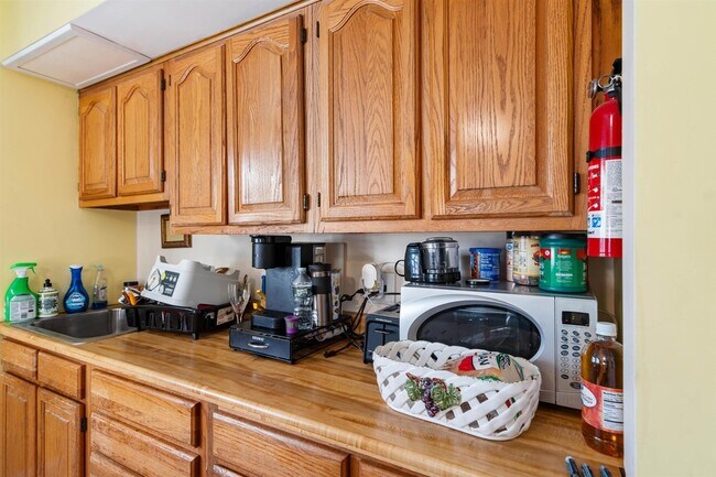 Building Photo - 1041 Stonewall Ln