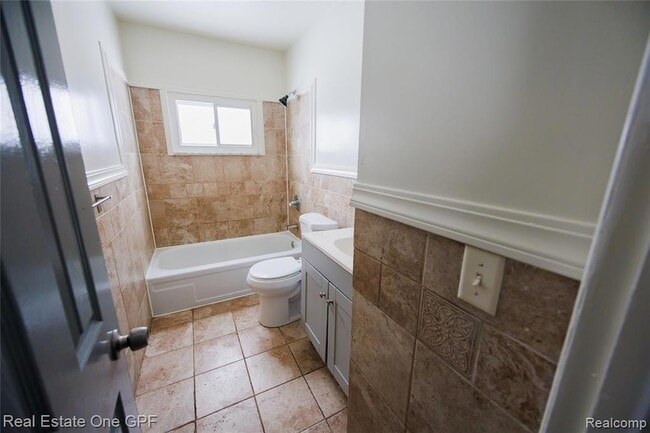 Building Photo - 14960 Alberta Ave