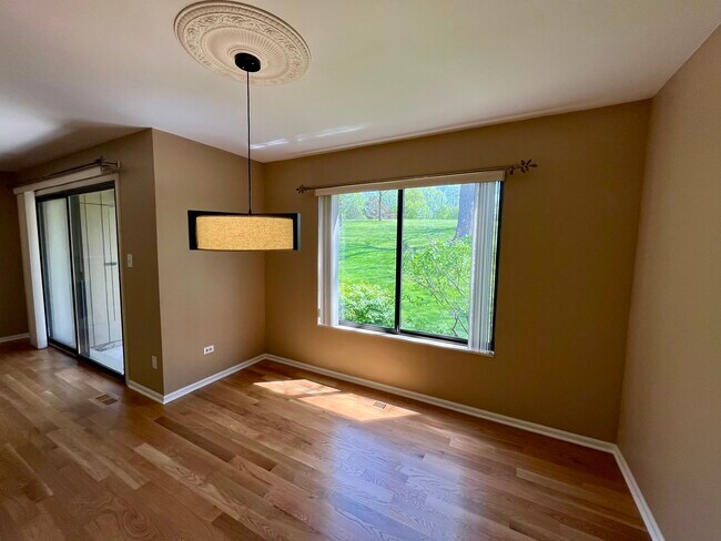 Building Photo - 275 Hickory Ln