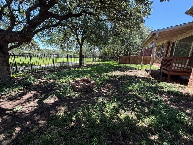 Building Photo - 4 Bedroom/2 Bath Links At Canyon Springs Subdivision