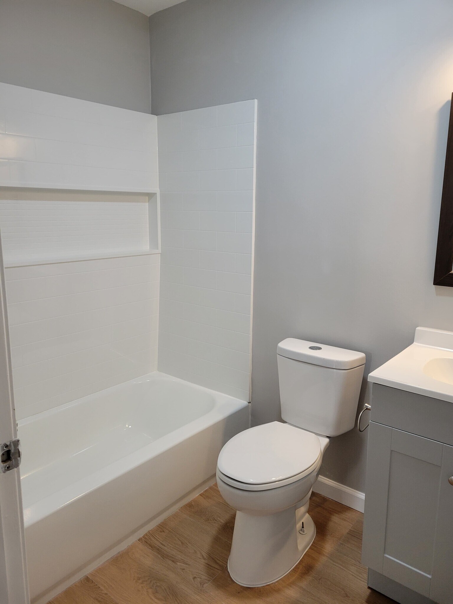 Building Photo - 103 Rip Van Dam Ct