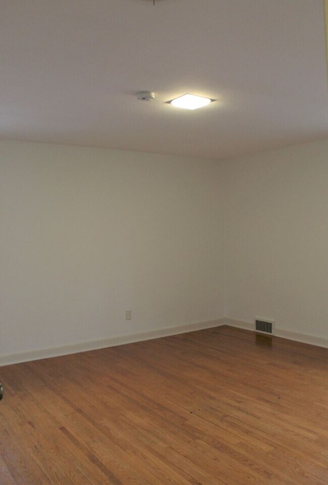 Building Photo - 318 McKinley Ave