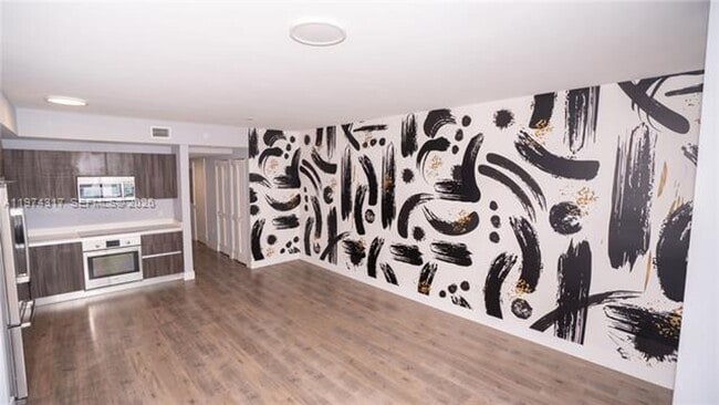 Building Photo - 488 NE 18th St