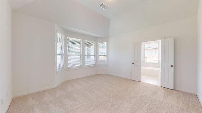 Building Photo - 570 Sand Branch Dr