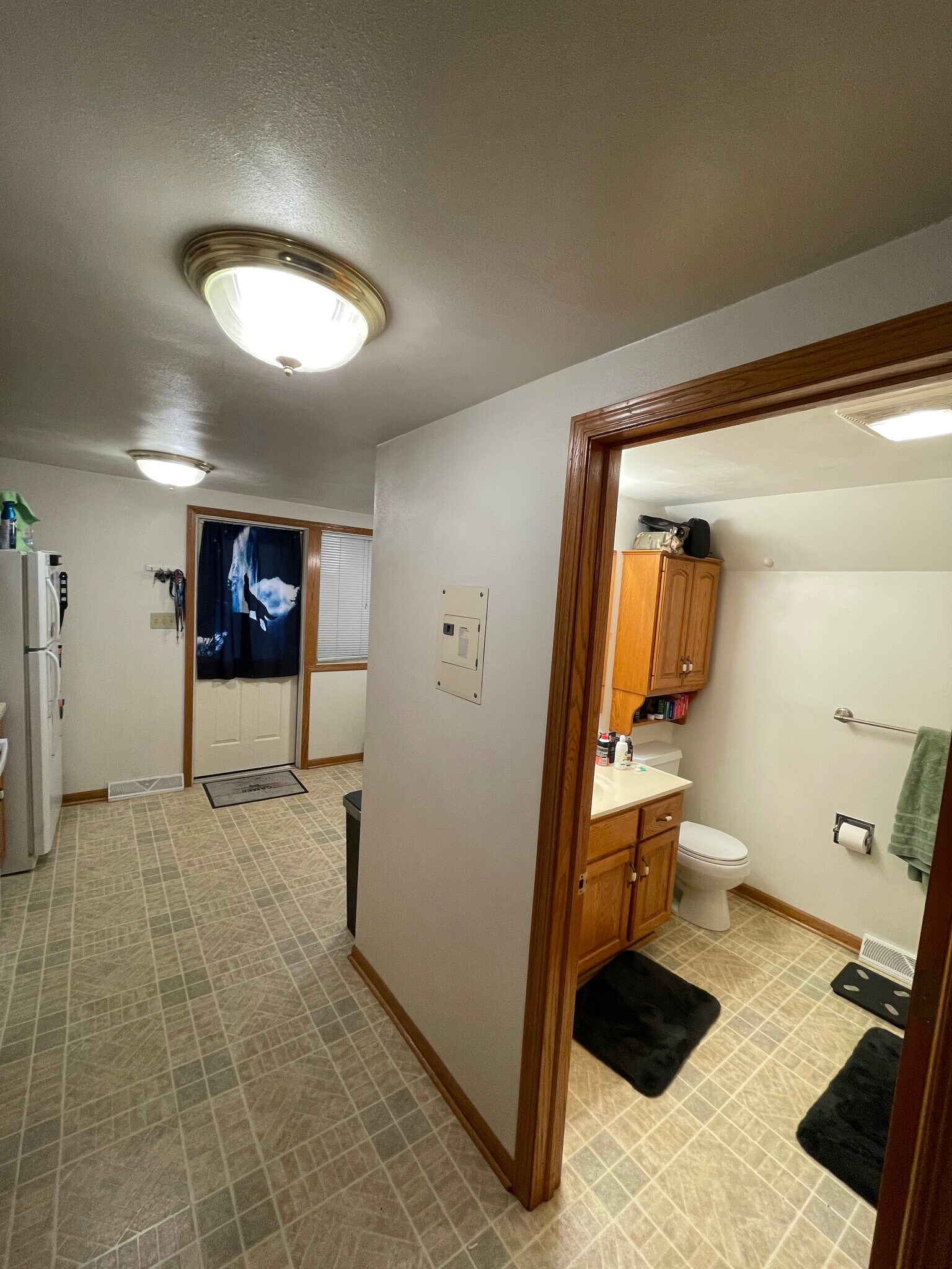 Building Photo - 521 N Badger Ave