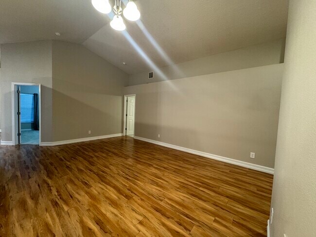 Building Photo - 322 Halstead Dr