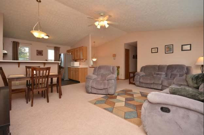 upstairs living room - 5215 Bonner Dr