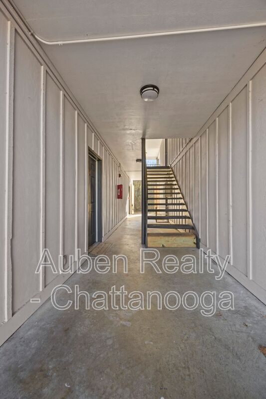 Building Photo - 207 Eveningside Dr