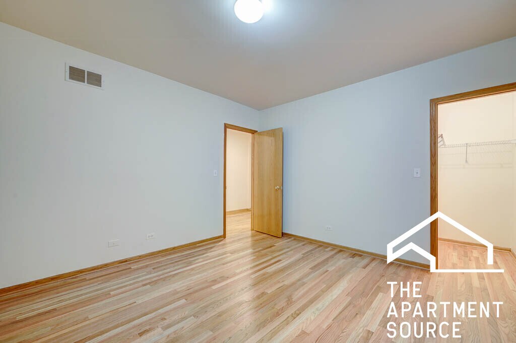 Building Photo - 1446 N Leavitt St