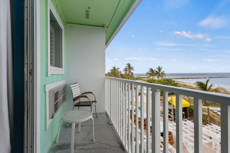 Building Photo - 110 S Ocean Dr