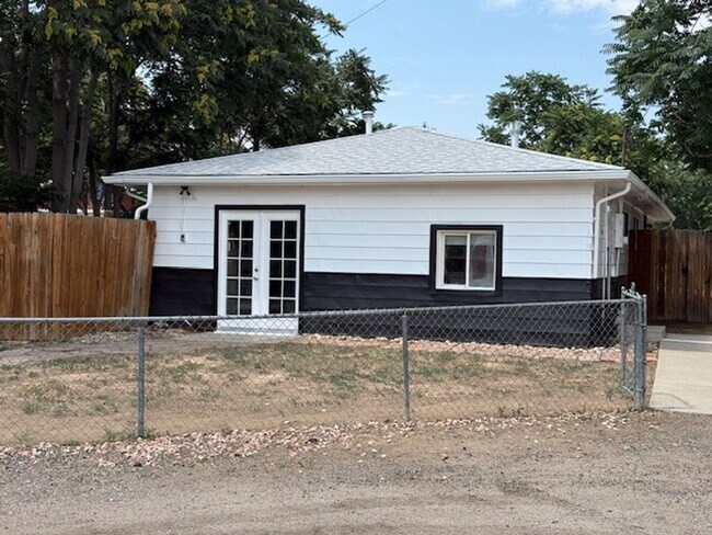 Building Photo - 6421 Niagara St