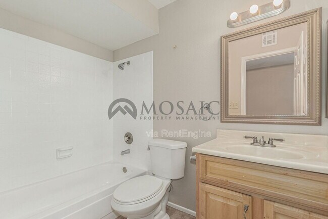 Building Photo - 1261 W Kiowa Cir