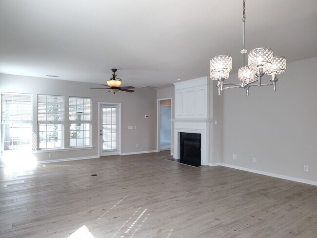 Building Photo - 55 + Senior Community Ranch Style Home  Located in the Exclusive Resort-Style Community of Sun Ci...