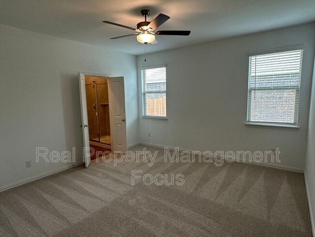 Building Photo - 239 Jenkinson Dr
