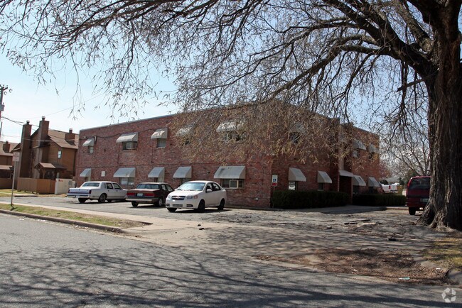 Building Photo - Winston Elms
