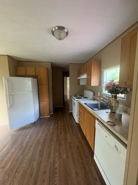 Building Photo - 6901 Mangrove Dr