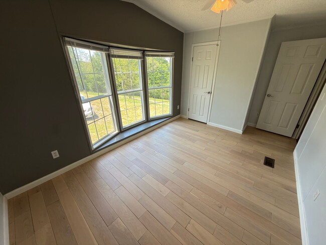 Building Photo - Christiansburg, 3 BR / 2 BA Available