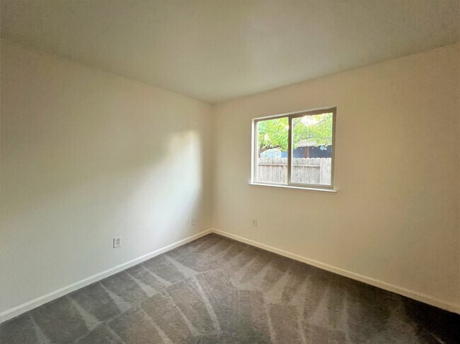 Building Photo - 3336 Irvindale Way