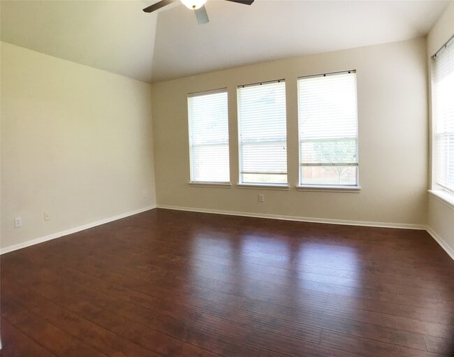 Building Photo - 6323 Sunset Cove Ln