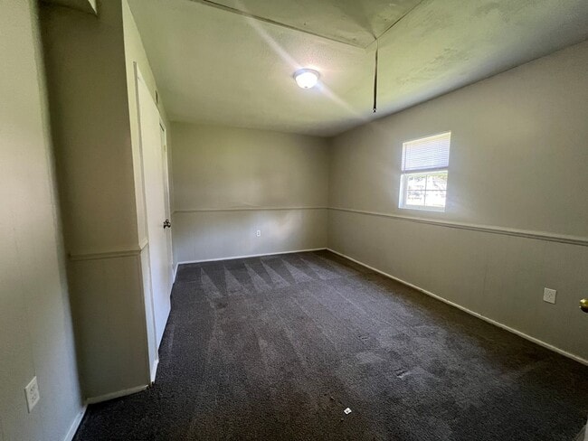 Building Photo - 1414 Moonlite Ave