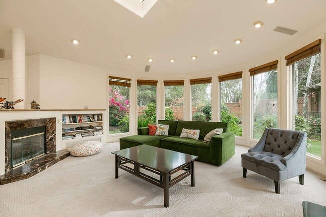 Building Photo - 6115 Manzanillo Dr