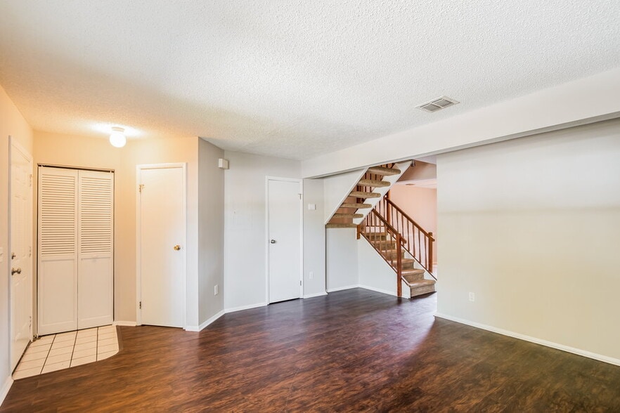 Building Photo - 9359 Genna Trace Trail