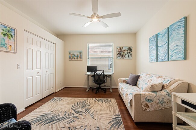 Building Photo - 260 Robin Hood Cir