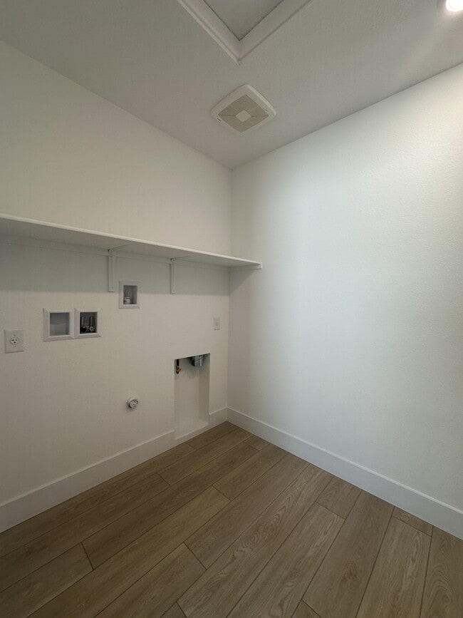 Building Photo - 10273 Digby Fine St