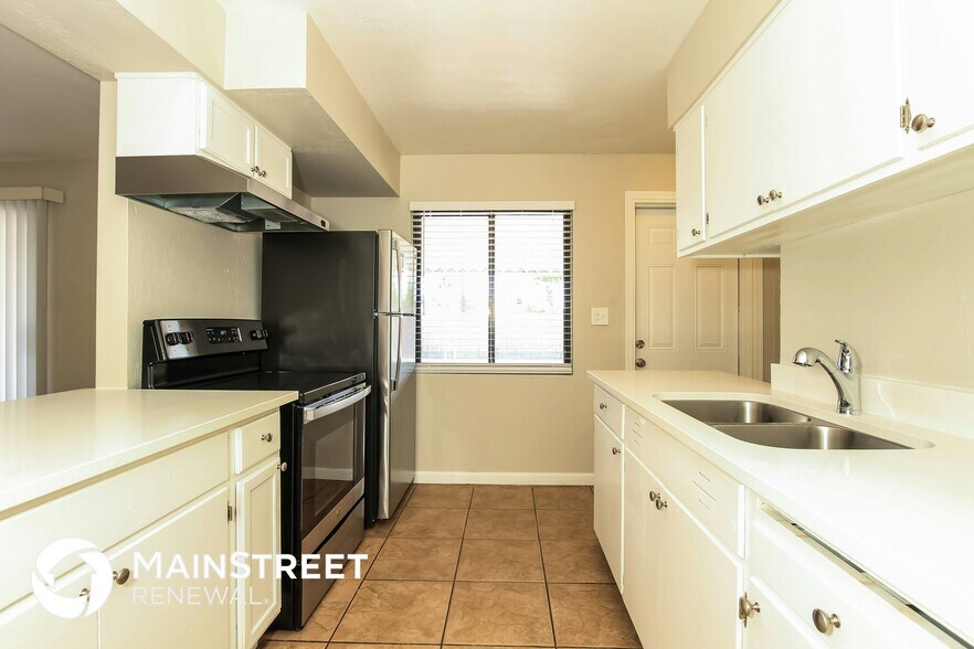 Building Photo - 7540 N 35th Ave