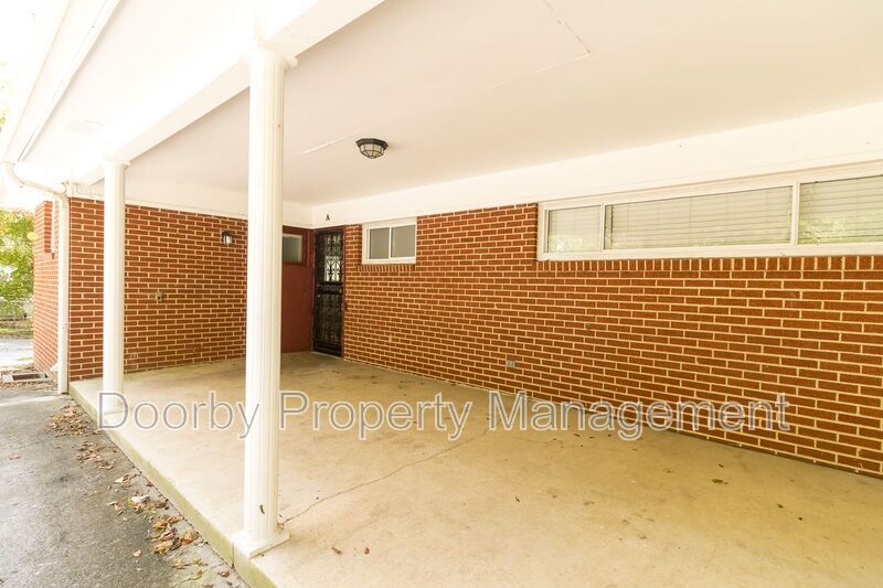 Building Photo - 833 Ashland Terrace