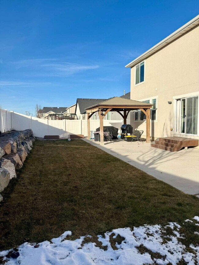 Building Photo - 623 S Jubilee Dr