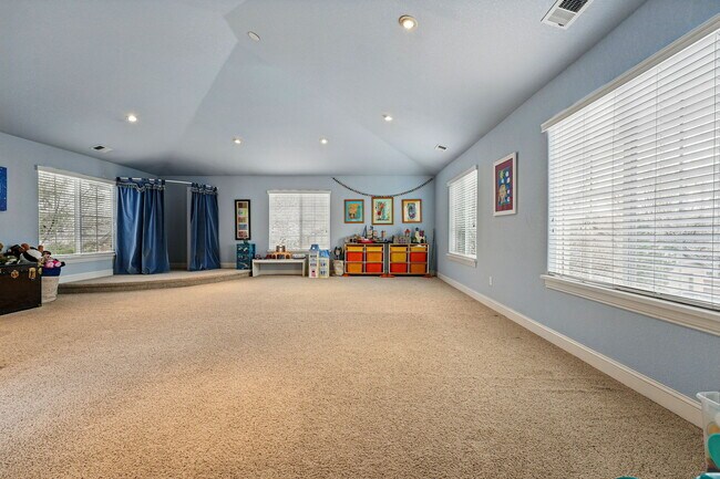 Building Photo - 8201 E 6th Ave