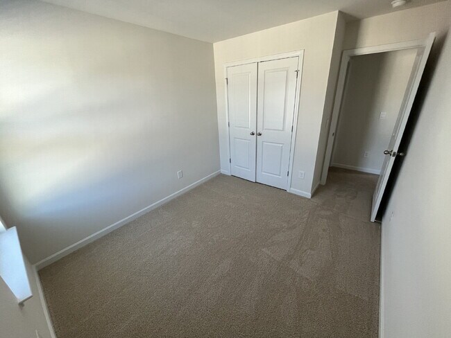 Building Photo - 228 Canopy Dr