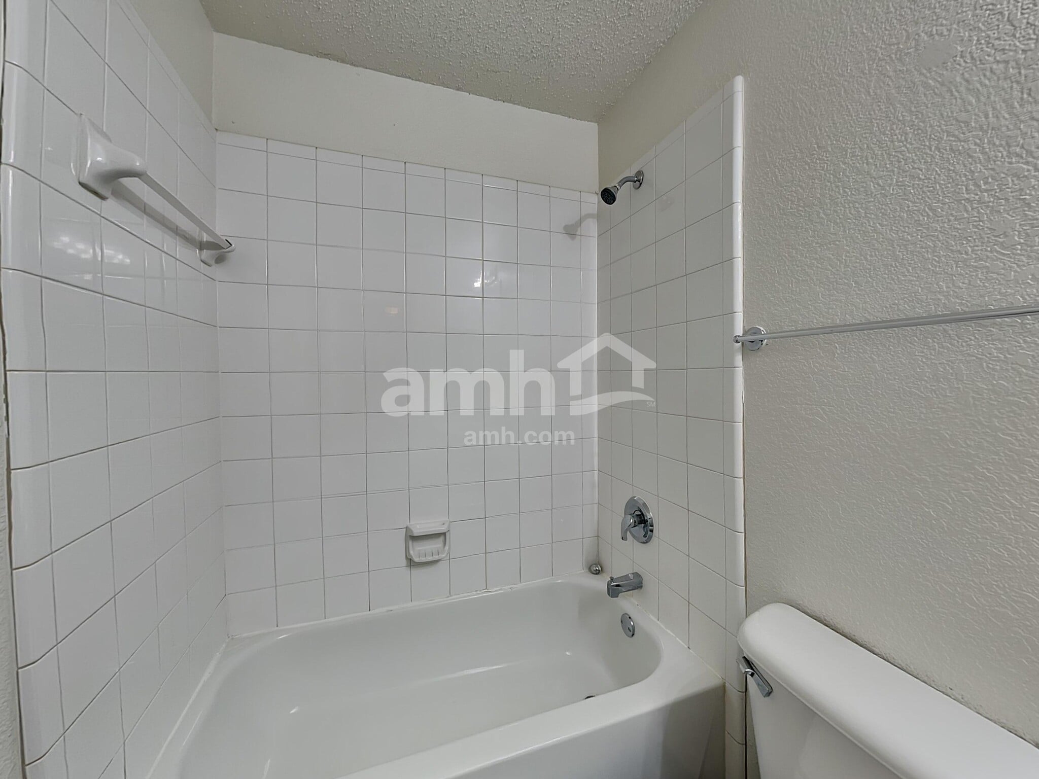 Building Photo - 1601 White Oak Rd