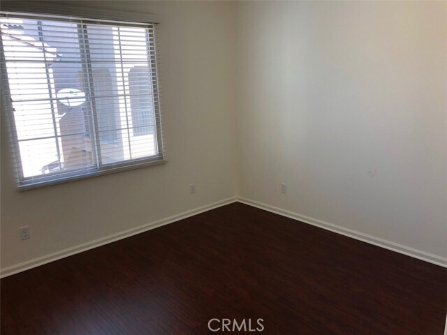 Building Photo - 94 Strawberry Grove