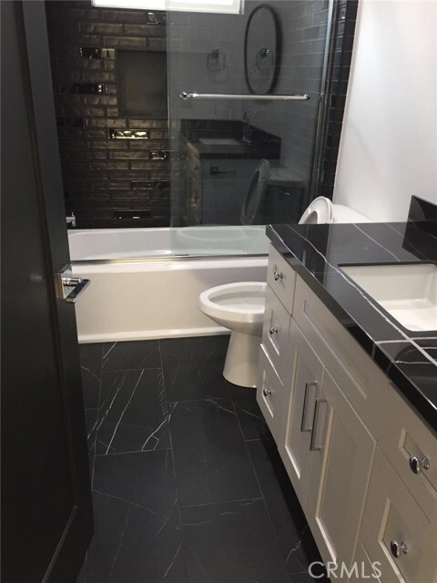 Building Photo - 5439 Agnes Ave