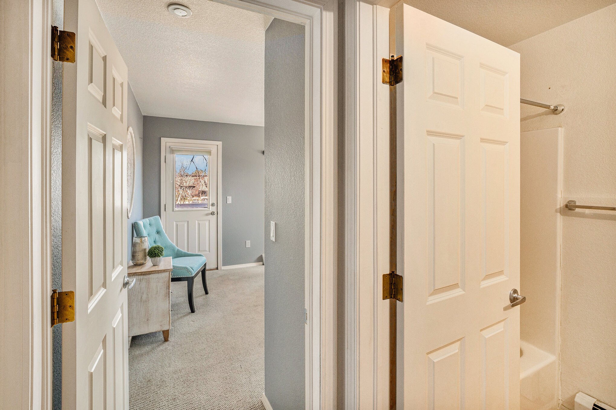 Building Photo - 2610 Iris Ave