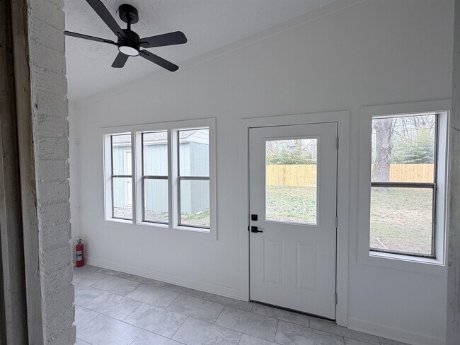 Building Photo - 5136 Warfield Dr