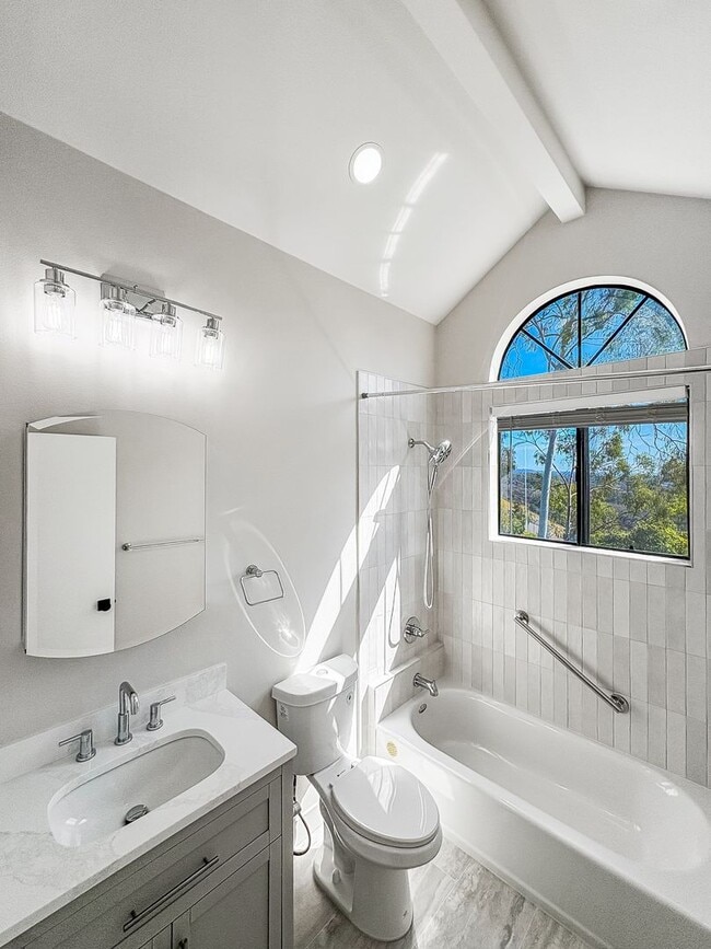 Building Photo - Stunning 2BD/2BA Condo in Scripps Ranch with Lake Miramar Views, In-Unit Laundry & Trail Access