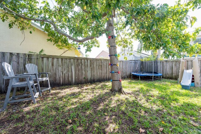 Building Photo - STUNNING 4-BED, 3-BATH HOME WITH SOLAR PANELS IN TAMPA, FL!