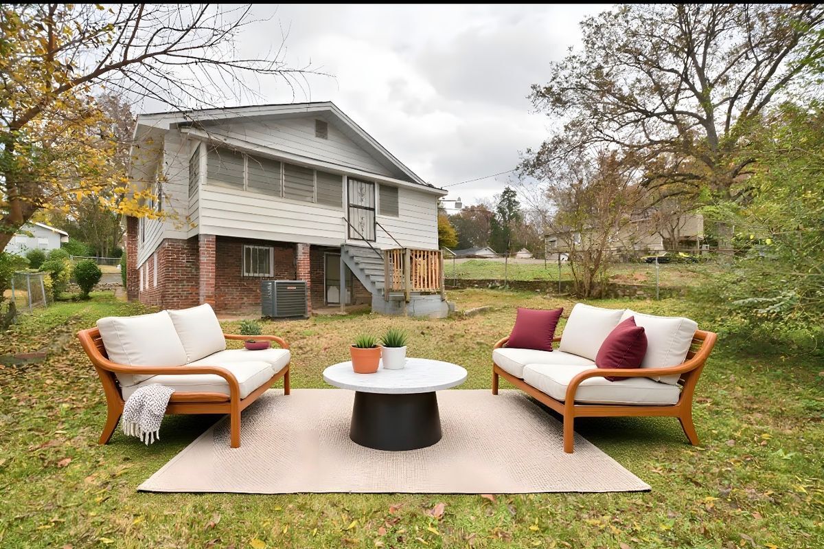 Building Photo - 525 53rd St Ens