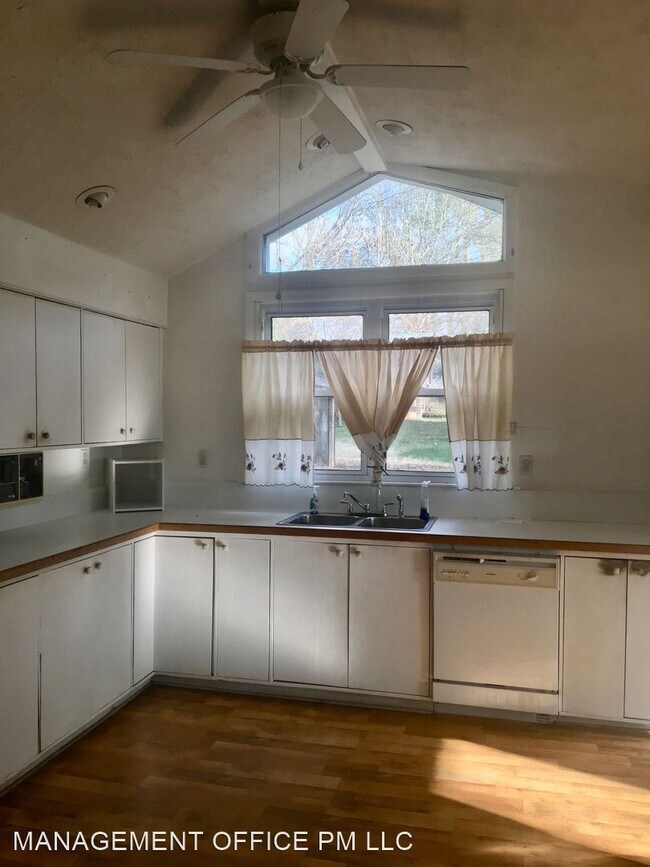 3 br, 2 bath House 1313 S DeKalb St 1313 S Dekalb St Shelby NC