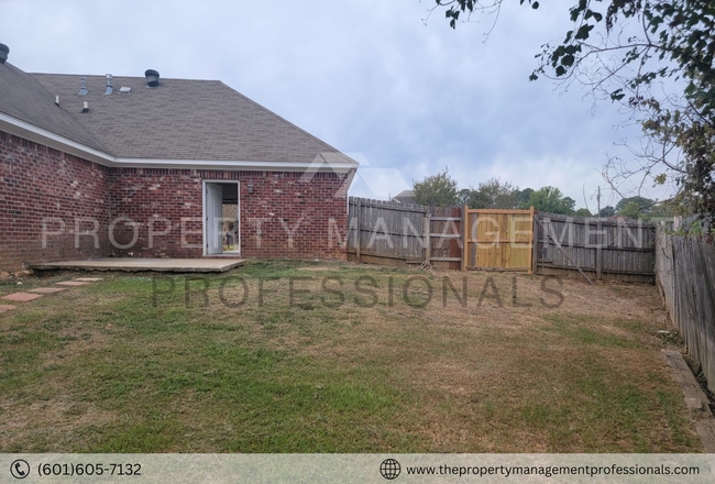 Building Photo - Tranquil Haven for Rent in Charming Brandon!