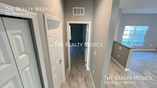 Building Photo - 1750 Loquat Ct NW