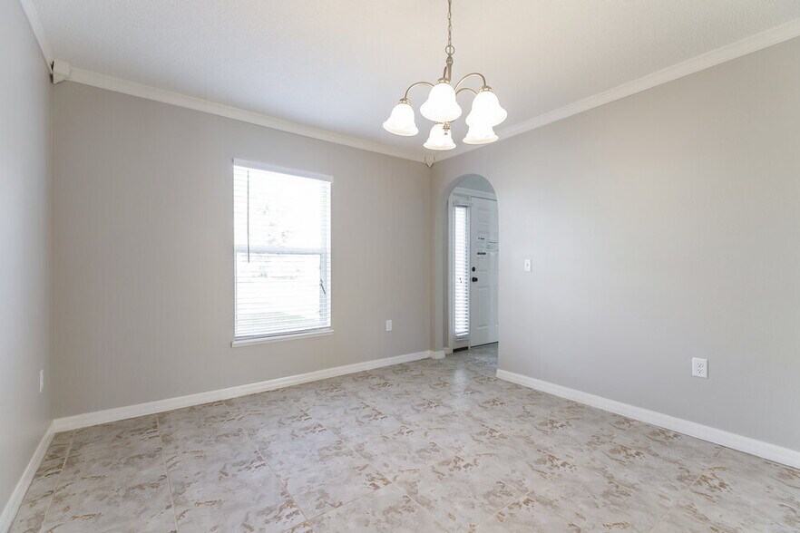 Building Photo - 2902 Elbib Dr