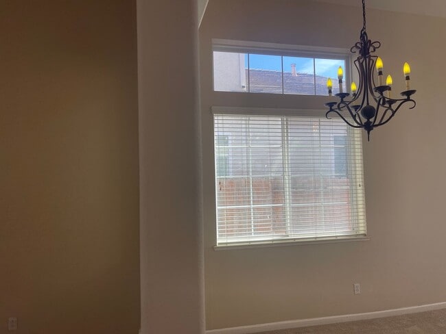 Building Photo - 2733 Sunflower Cir